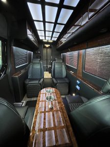 Luxury 8 Passenger Mercedes Interior 