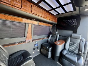 Luxury 8 Passenger Mercedes Interior 