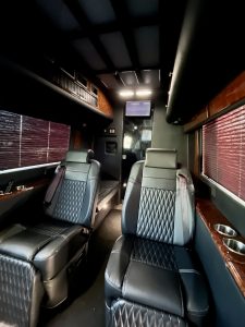 Luxury 8 Passenger Mercedes Interior 